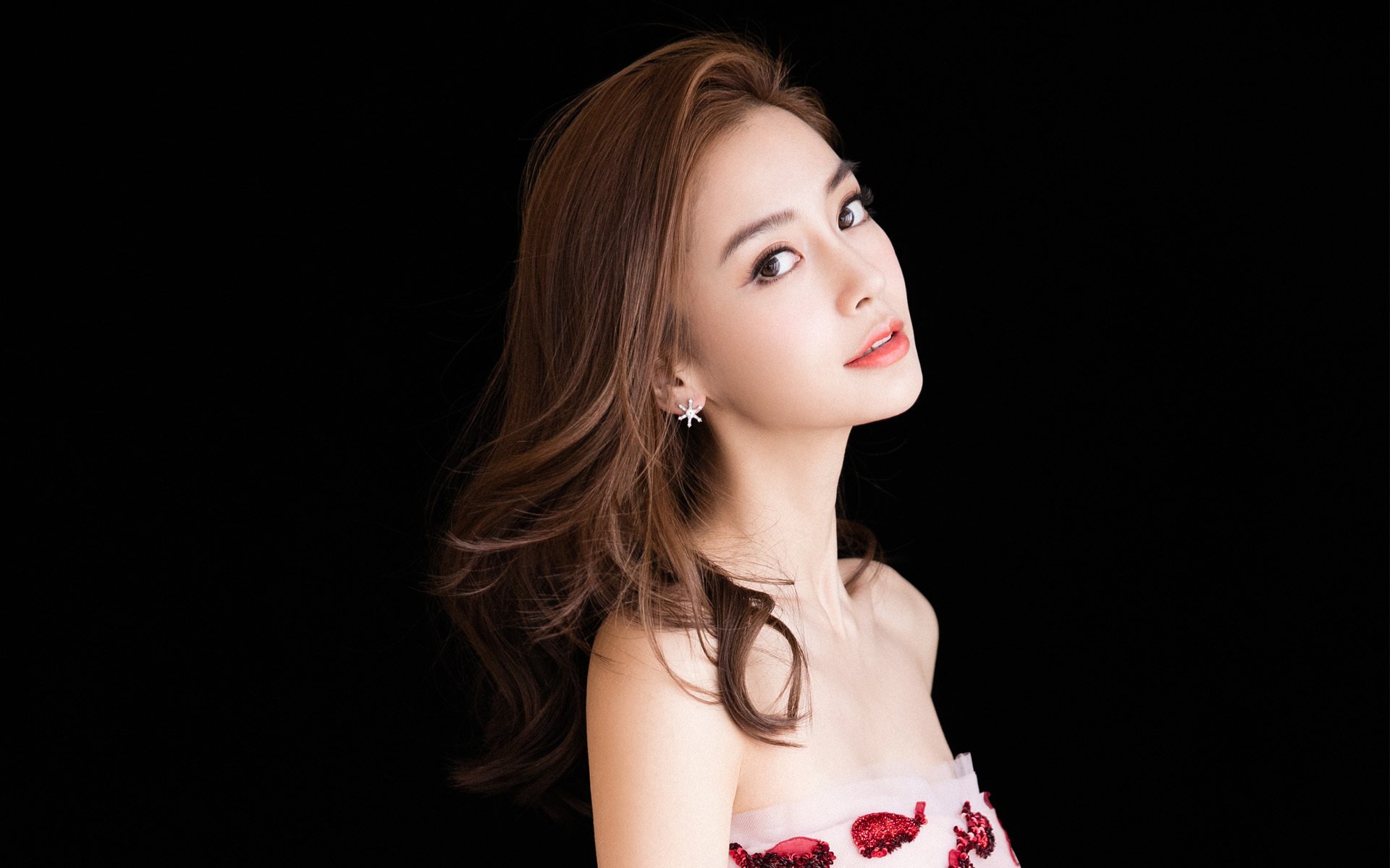 AYX官网-墨西哥队在巴黎奥运会比赛中展现出强大的个人突破能力，墨西哥奥运会战绩