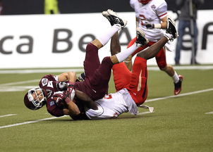 爱游戏智能平台-中国足球国家队多维度分析对手战术变化，足球中国队伍